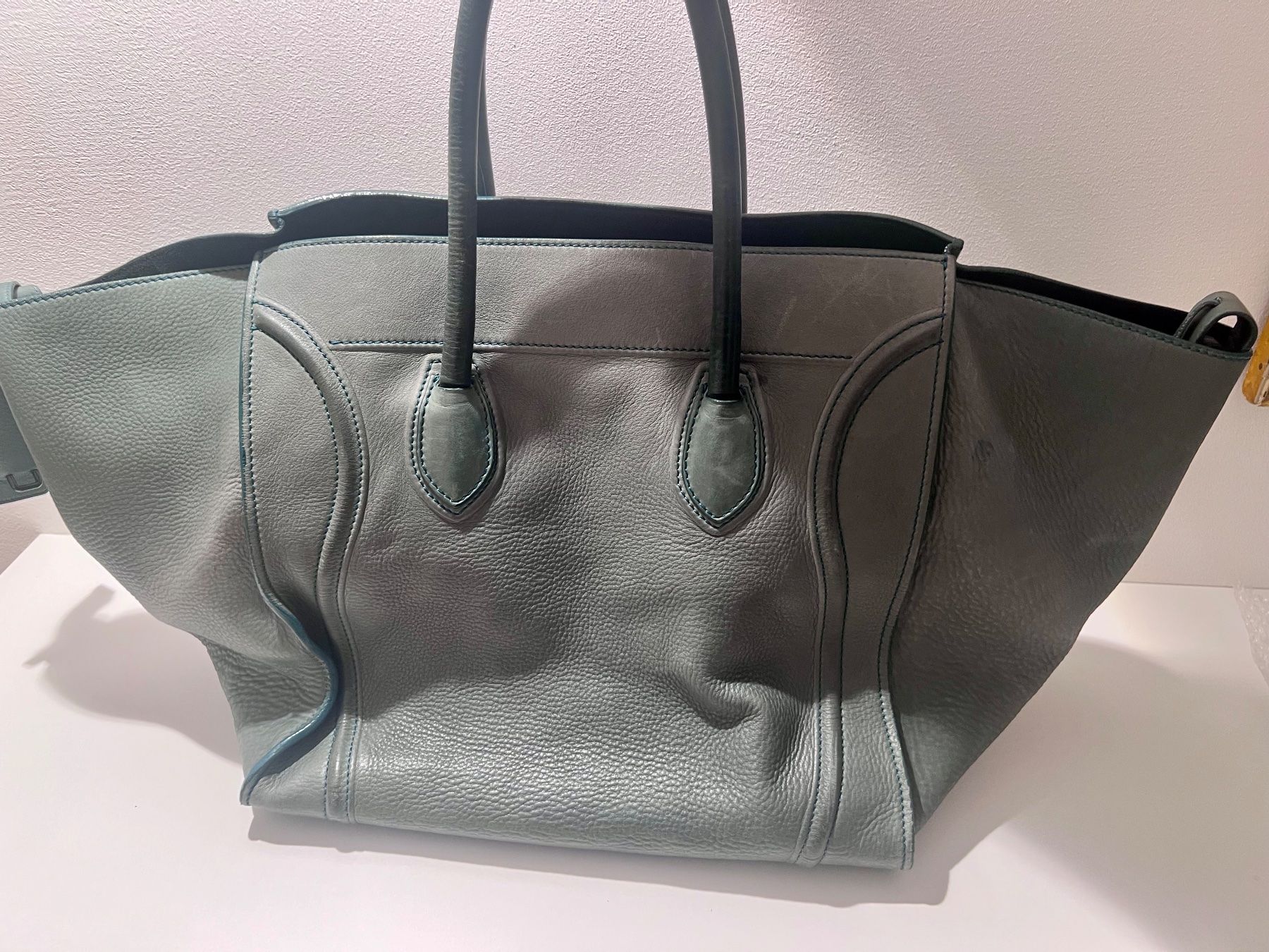 Celine Taschen für Damen: Céline Bag - Phantom Large Luggage, seltene Farbe – Gebraucht aus St. Gallen von Floomer 9