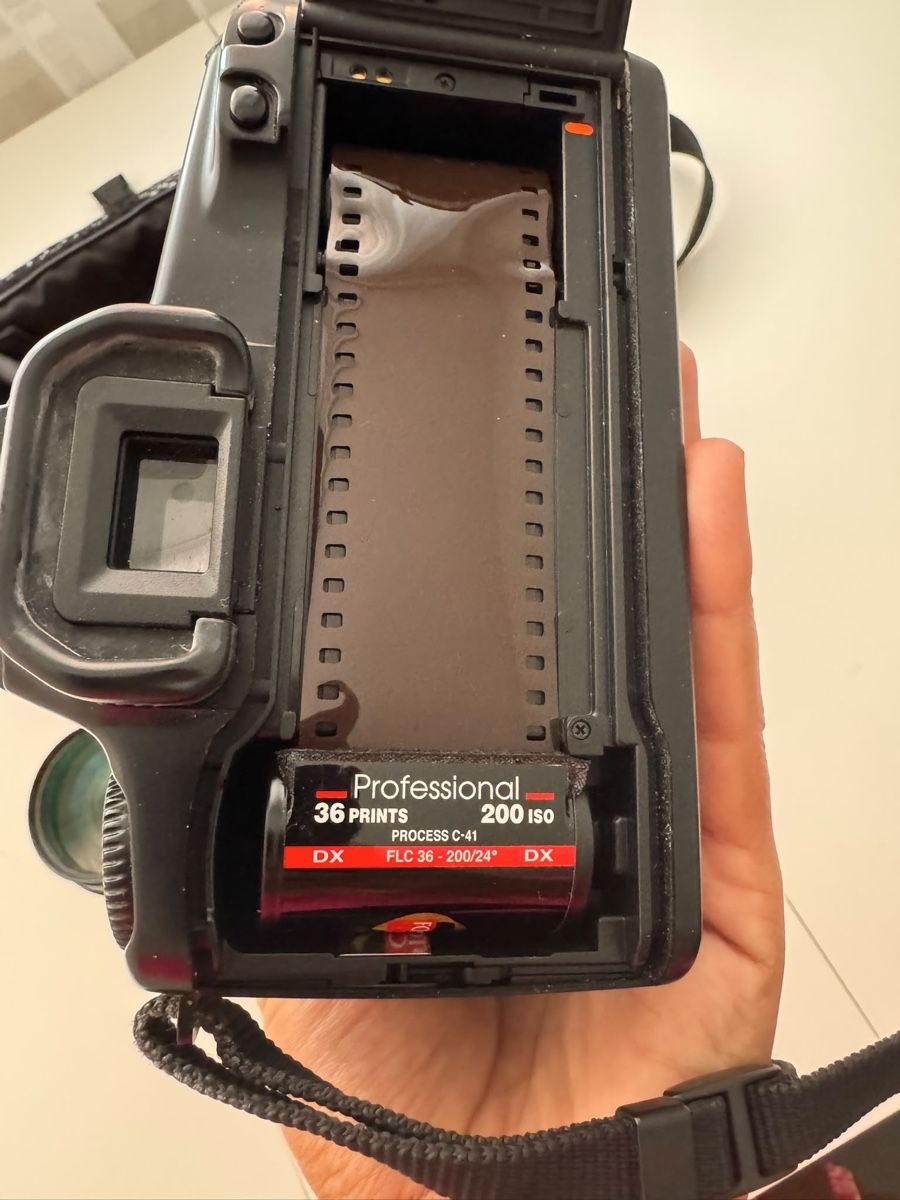 Canon Kamera: Camera Canon EOS 1000F et objectif – Gebraucht aus Brügg BE von haj_9zhk 1
