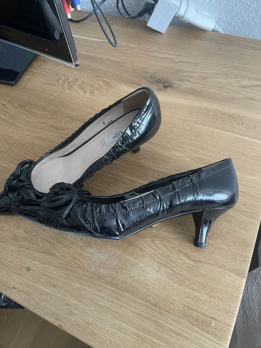 Prada Scarpe da donna: Prada Schuh Lackleder Schwarz, Grösse 36.5 – Usato da Horgen venduto da sel_qc25 1