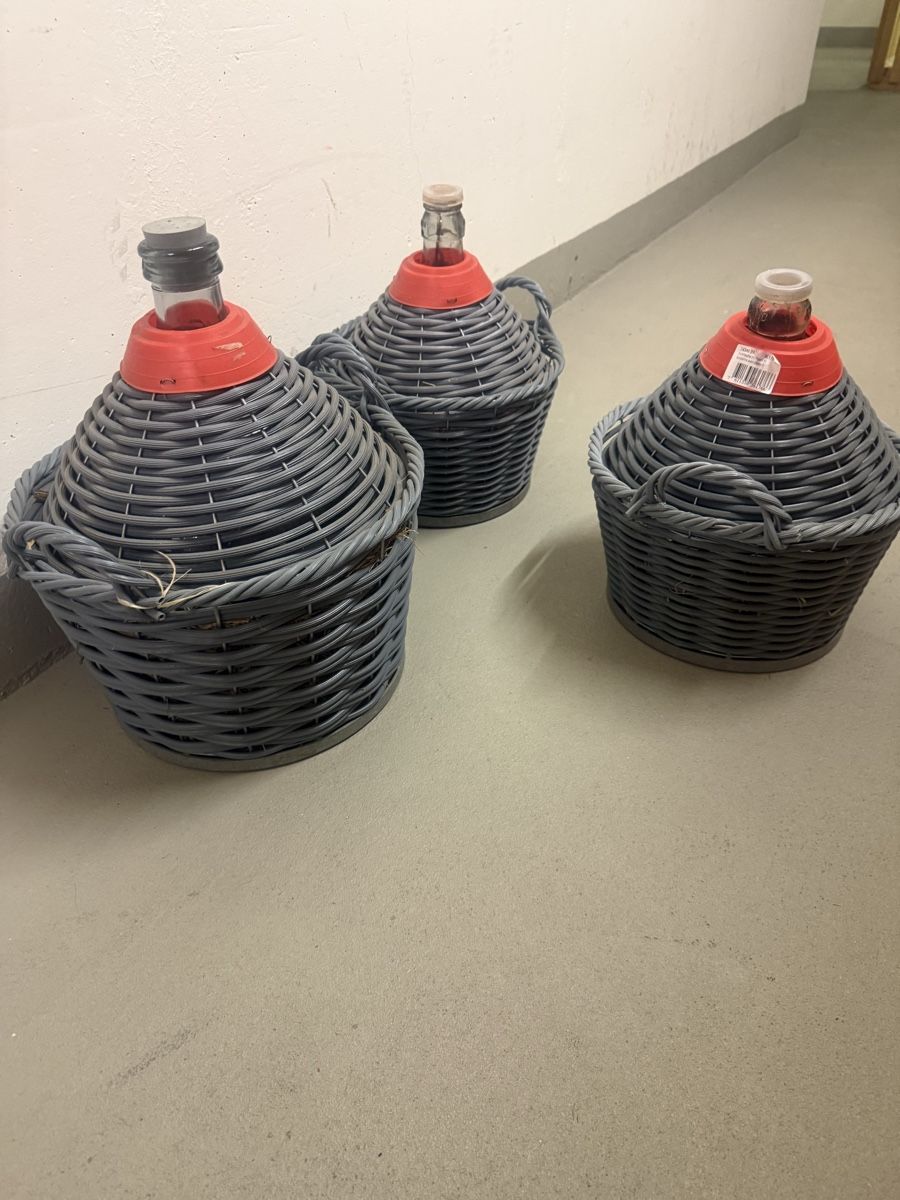 Bottiglie: Glas Korbflaschen – Usato da Kloten venduto da droops01