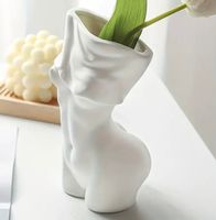 kleine weisse Blumenvase, Frauenkörper Body, Vase, Deko