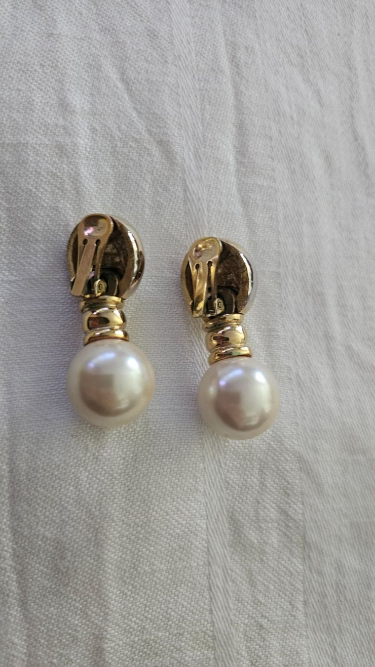 Orecchini pendenti & Orecchini a lobo: Orecchini a clip color oro con perle – Usato da Melano venduto da H-Sara 1