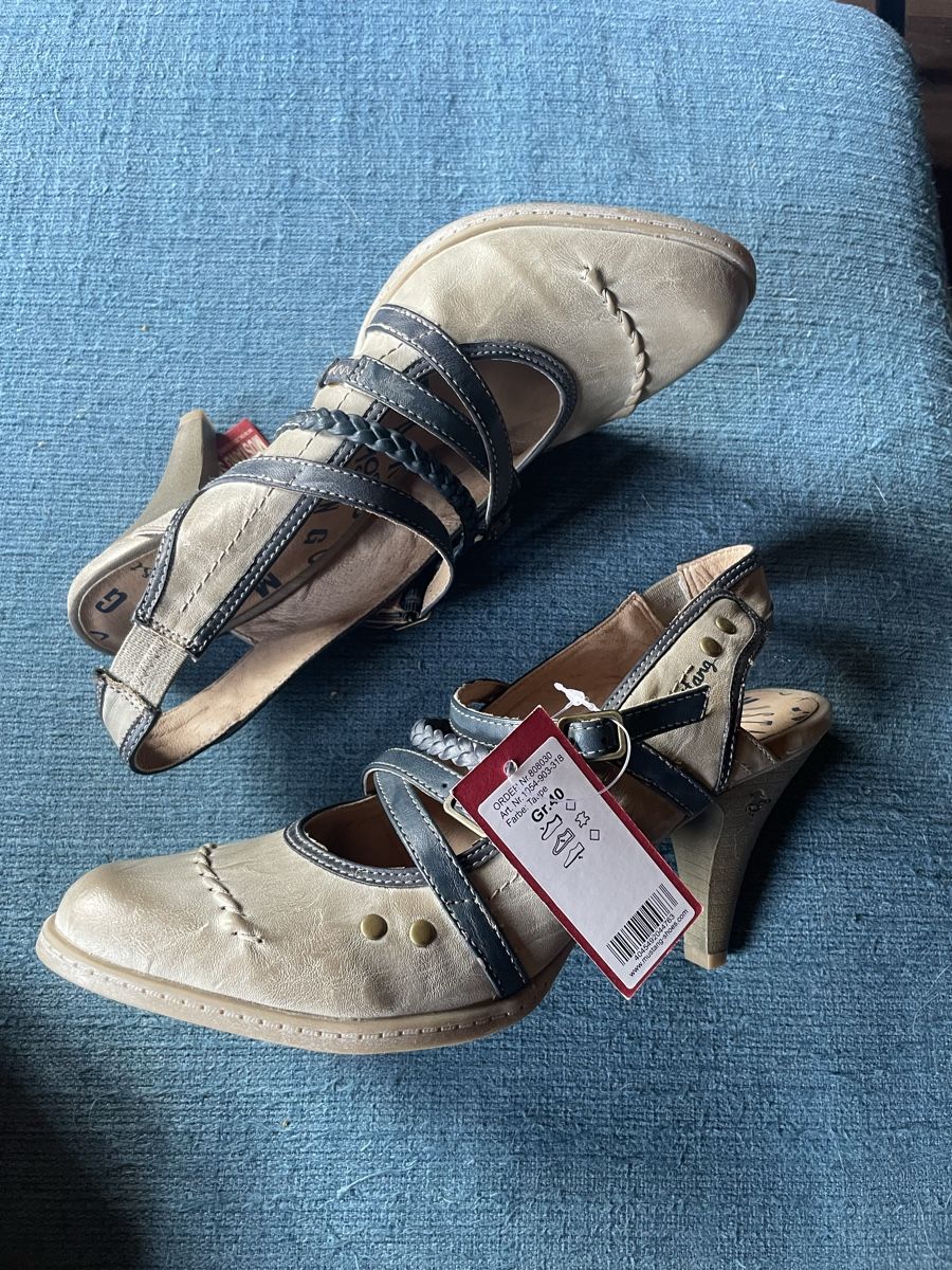 Chaussures femmes: Sandalette Absatz – Neuf avec emballage d'origine à Lenk im Simmental par banane50626 1