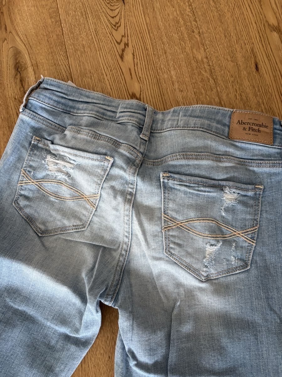 Abercrombie Jeans: Abercrombie & Fitch Jeans – Usato da Buttisholz venduto da Melsan 3