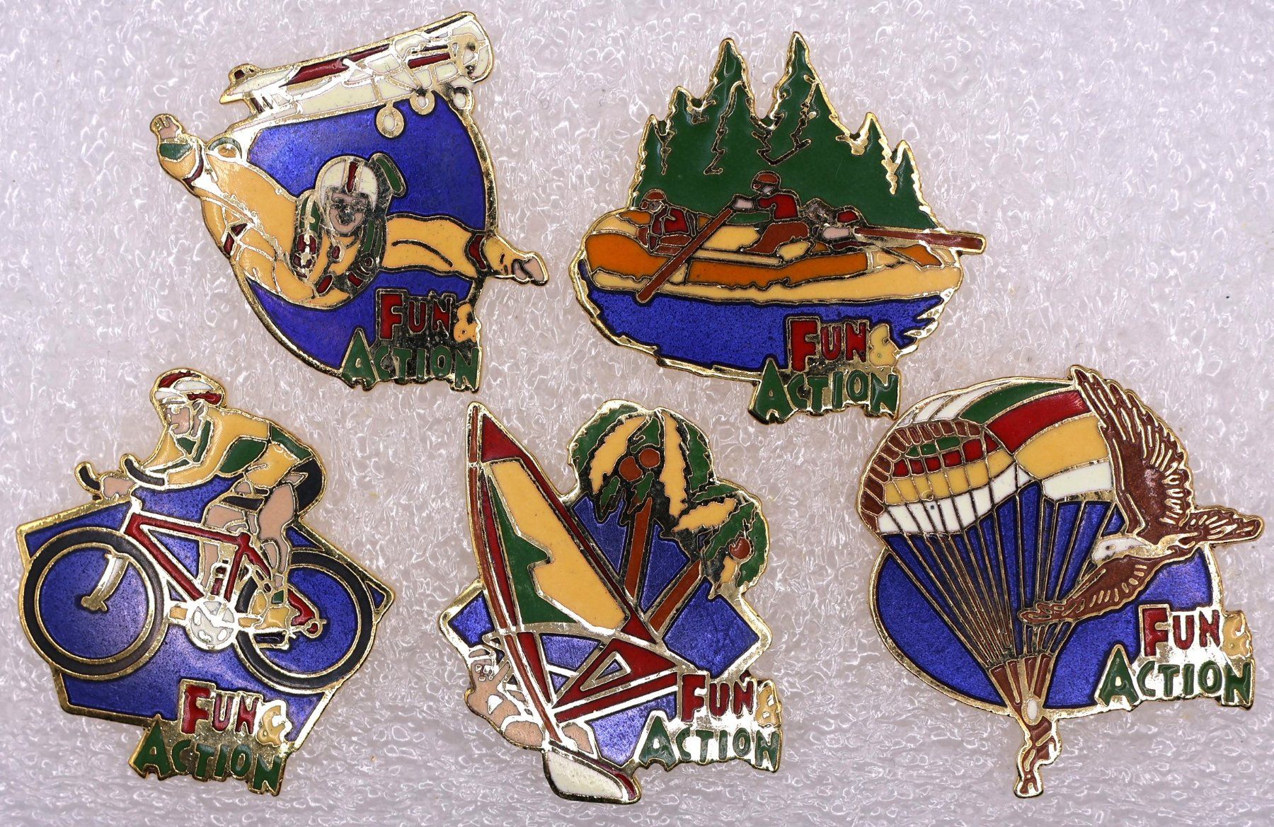 Plaquettes & Badges: 5 Pins  FUN & ACTION – D'occasion à Winterthur par Sammleroase
