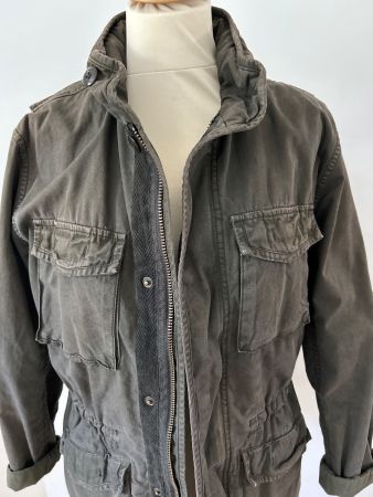 Gap Jacke olive. mit 4 Taschen und Kapuze im Kragen