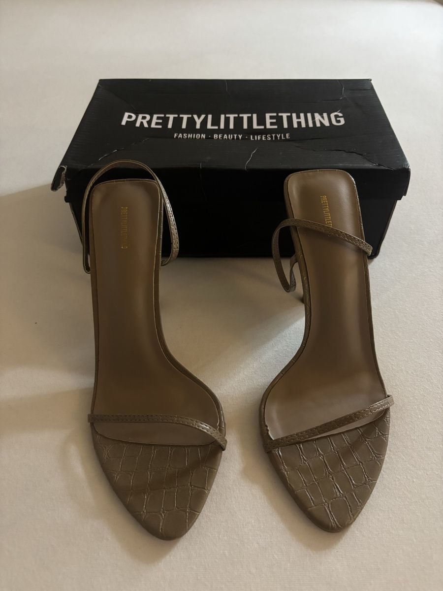 Scarpe per ragazze: talon neufs taille 37 – Nuovo e nell'imballaggio originale da Vouvry venduto da sha_rk5q