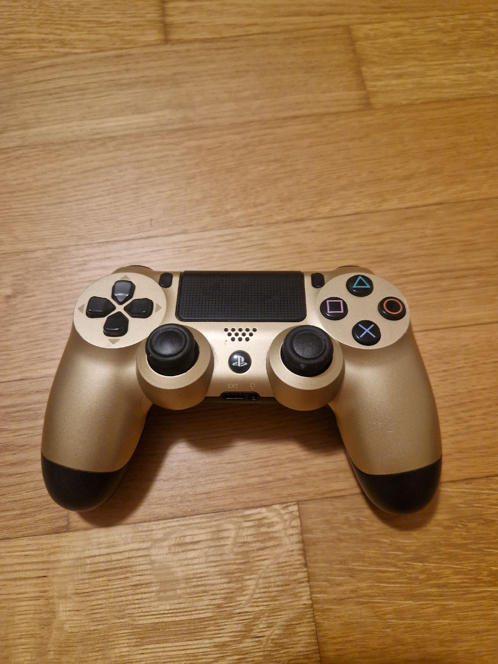 Sony Controller: Ps4 Controller – Usato da Embrach venduto da nok84
