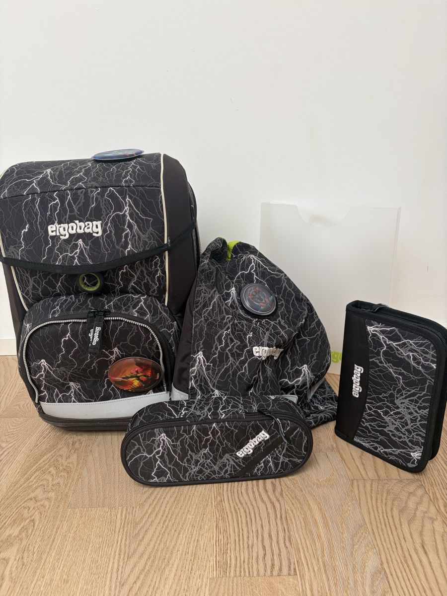 Ergobag Kindertaschen: Ergobag Schultek 6+2tlg. ReflektBär Reflex – Gebraucht aus Männedorf von karinpersson 1