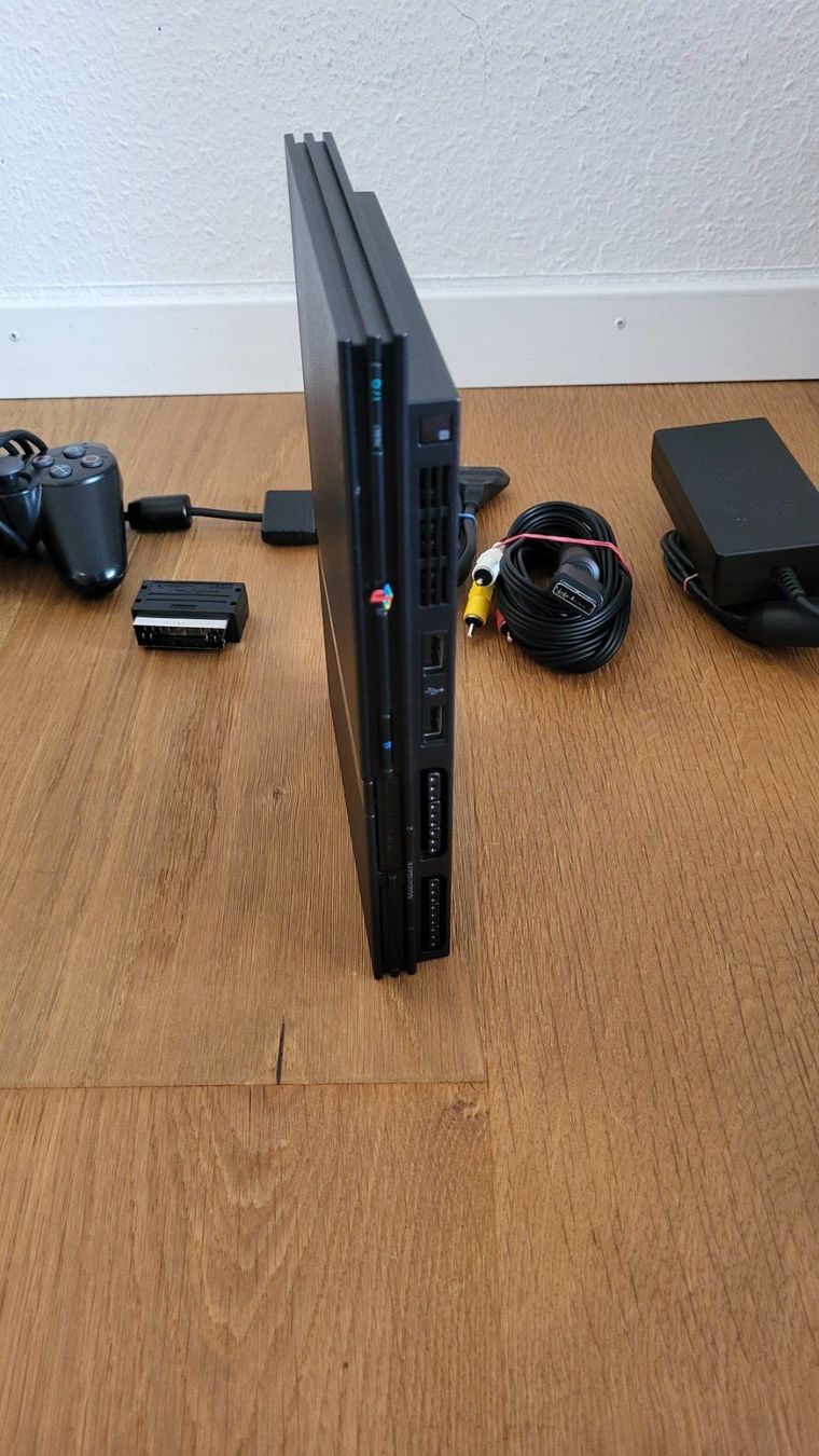 Sony Konsolen: Playstation 2 Slim Kabel und Controller – Gebraucht aus Münsingen von DigitaleSpielecke 1