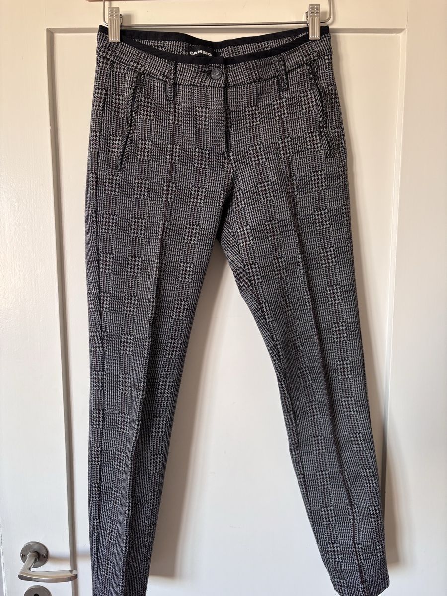 Cambio Pantaloni: Cambio Hose – Usato da Basel venduto da FannySt