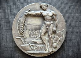 JEUNESSE ET SPORT OFFERT PAR LE MINISTRE