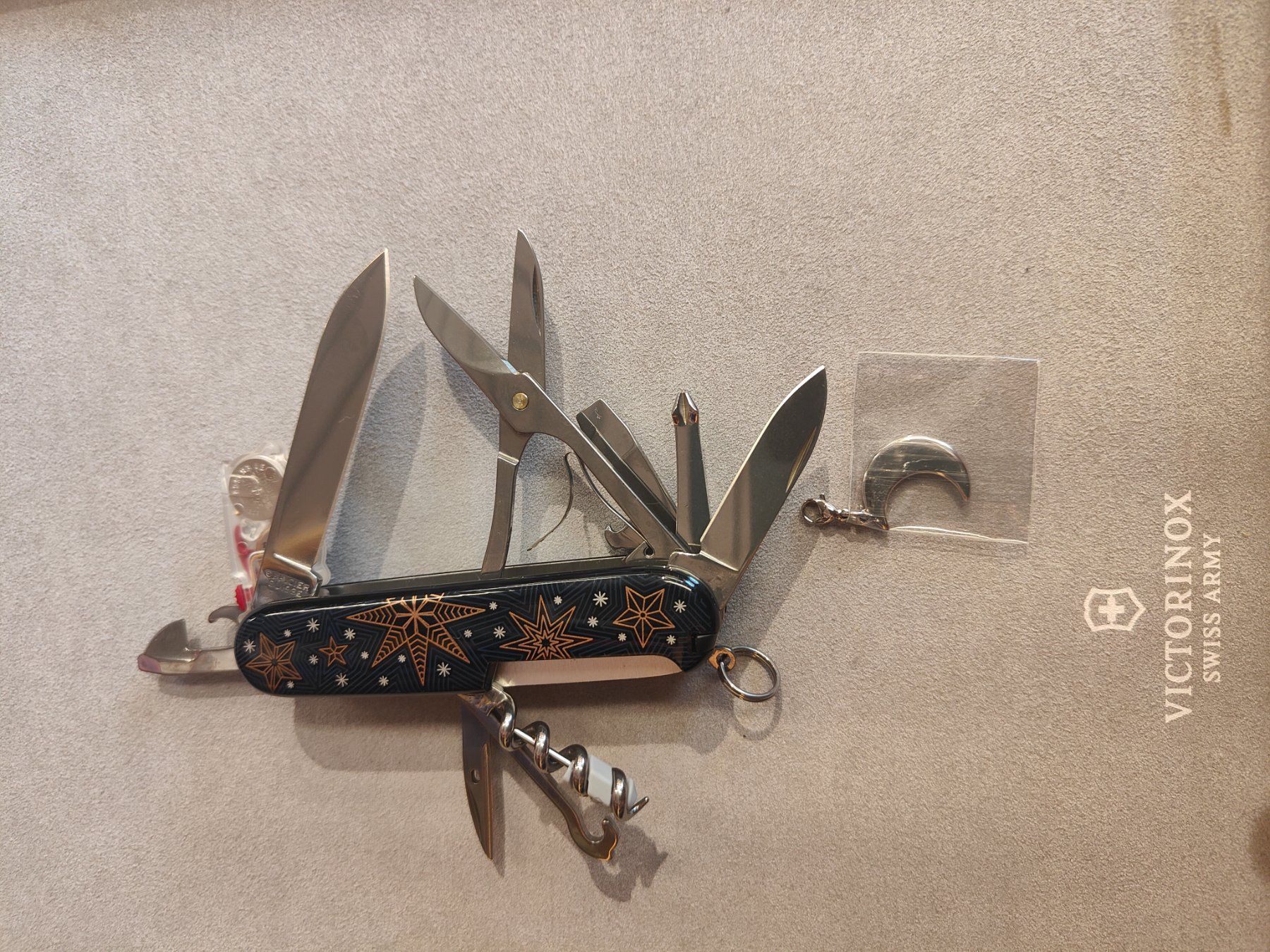 Victorinox Coltelli tascabile: Victorinox Winter Magic  Special Edition 2021 – Nuovo e nell'imballaggio originale da Davos Platz venduto da wauwauin 3