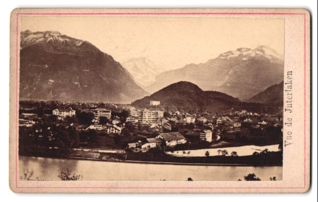 Fotografie & Manifesti: Fotografie Interlaken, Panorama mit Flus – Usato da Berlin venduto da bartko-reher