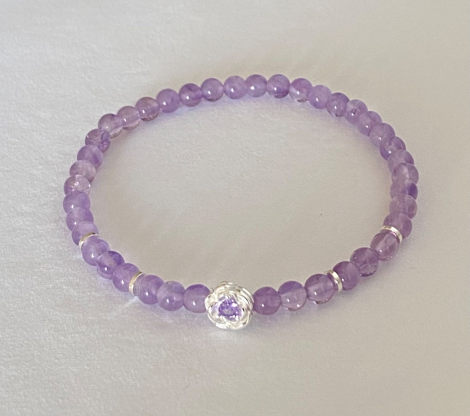 Armbänder & -reifen: Edelstein Armband Lavendel Amethyst mit Silber auf Mass – Neu und originalverpackt aus Zuzwil SG von Lemliskat
