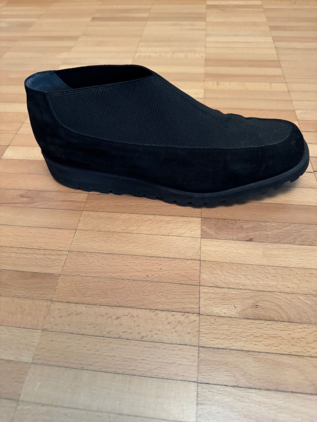 Scarpe da donna: Schwarze Wildlederschuhe von MARLENE – Usato da Reinach BL venduto da Furyrenggli 1