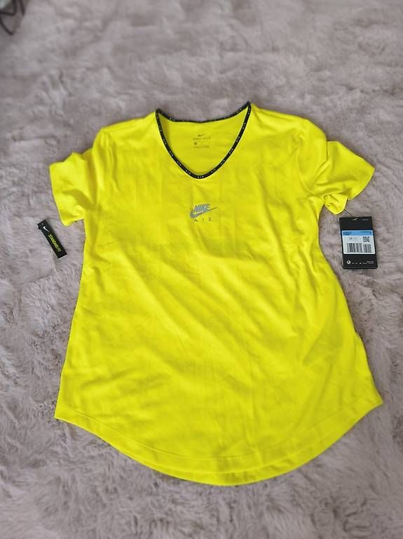 Nike T-shirt: Nike T-shirt dri-fit - M – Nuovo (secondo la descrizione) da Teufenthal AG venduto da Agnieszka93 2