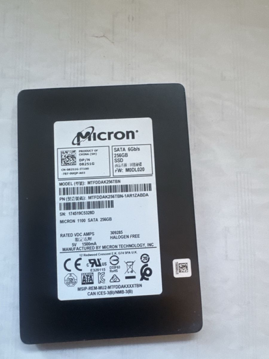 Cartes mémoire: SSD – D'occasion à Le Noirmont par mat_9dtx