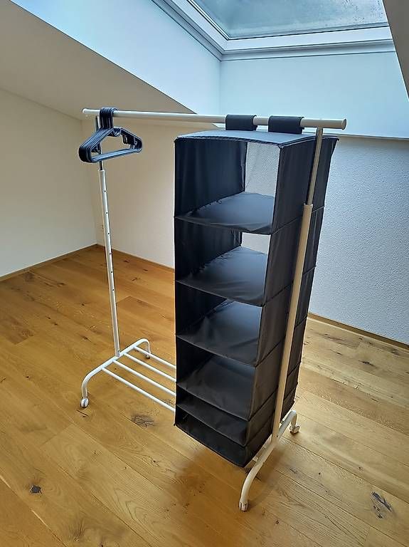 Ikea Guardaroba: Garderobe mit Aufbewahrung – Usato da Lungern venduto da SamuelDegelo