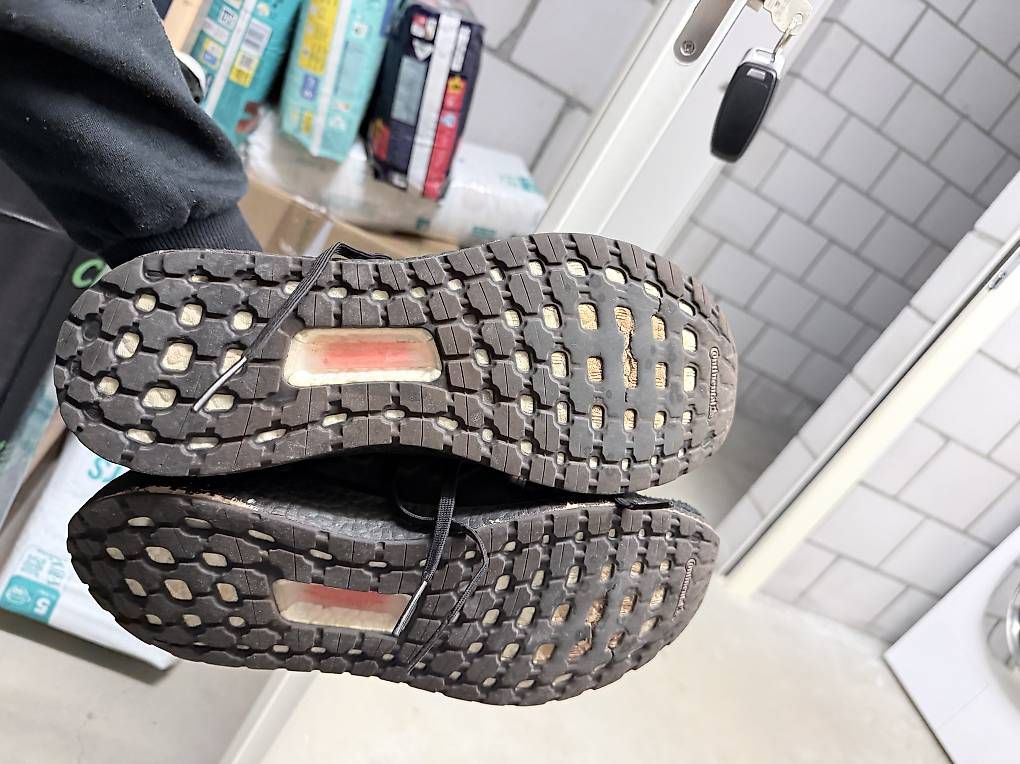Scarpe da uomo: Adidas Ultraboost 19 Gr. 45 – Usato da Langenthal venduto da AliceAmmann 2