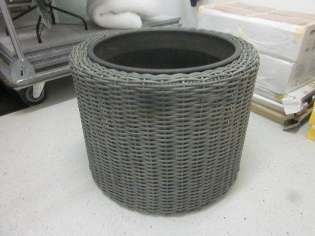 Pots de fleurs: Pflanzengefäss aus Rattan – D'occasion à Aarau Rohr par biene1988 2
