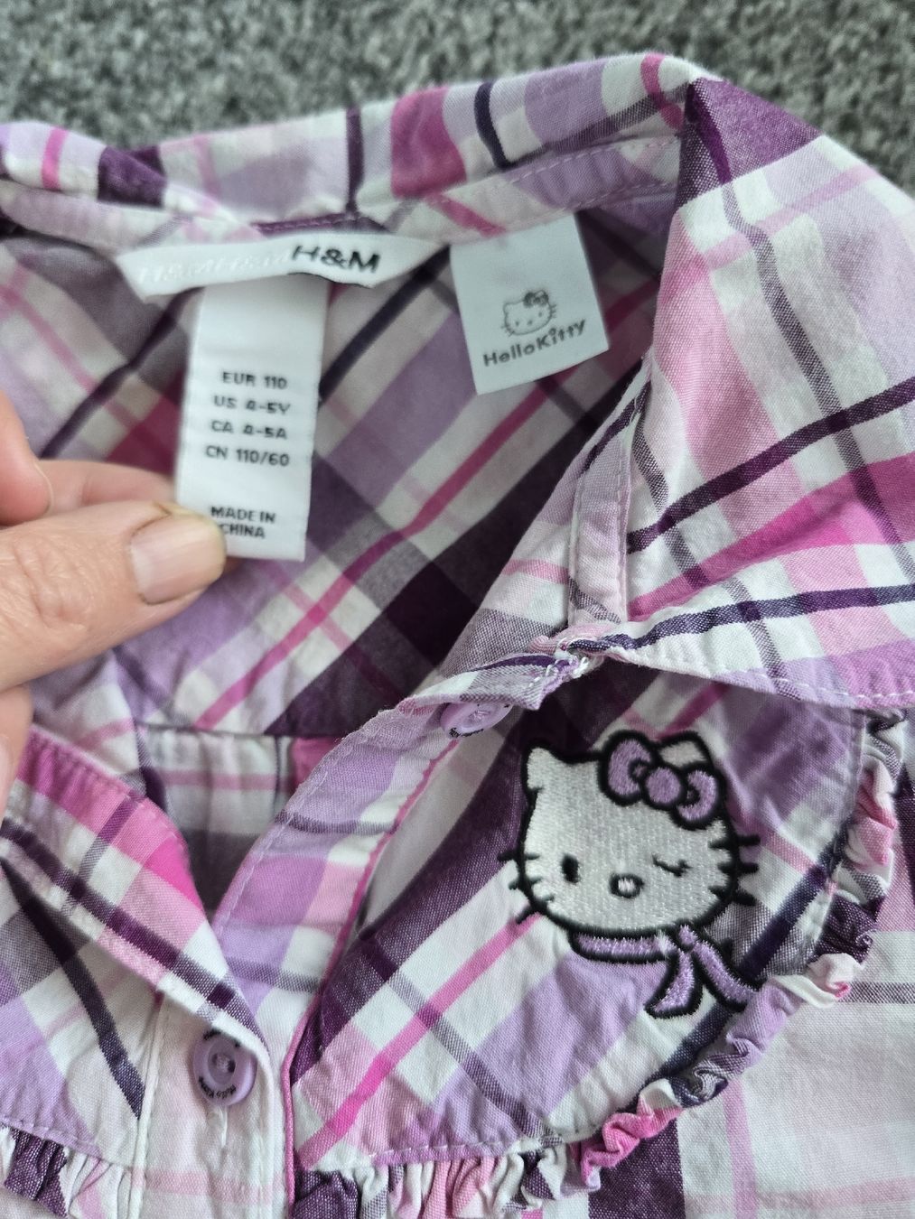 H&M Camicette, T-shirt & Top: H&M Hello Kitty Bluse Gr. 104 – Usato da Unterentfelden venduto da Panda-87 1
