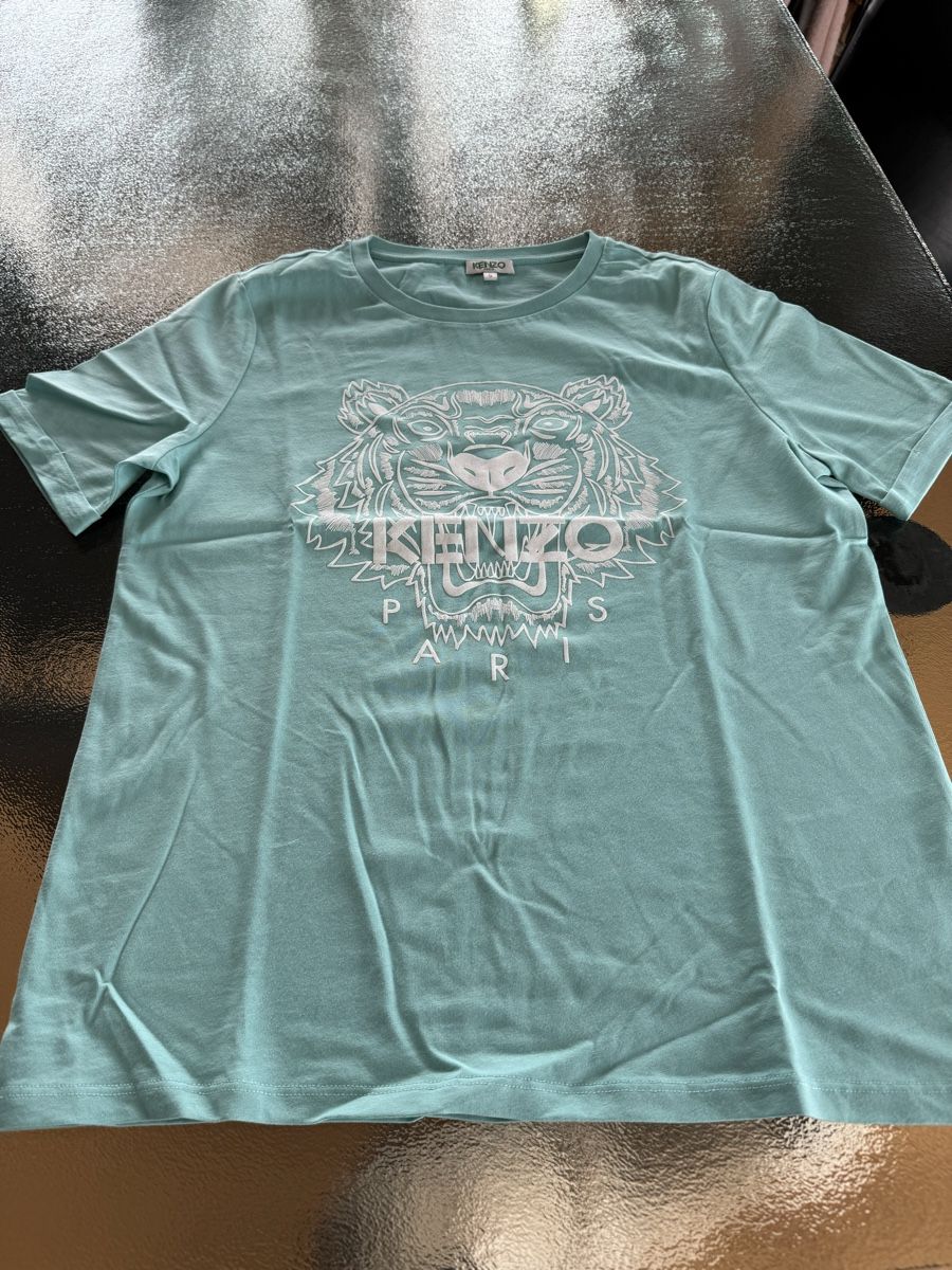 Kenzo T-shirt: Kenzo T-Shirt – Nuovo (secondo la descrizione) da Schöftland venduto da Guccigirl