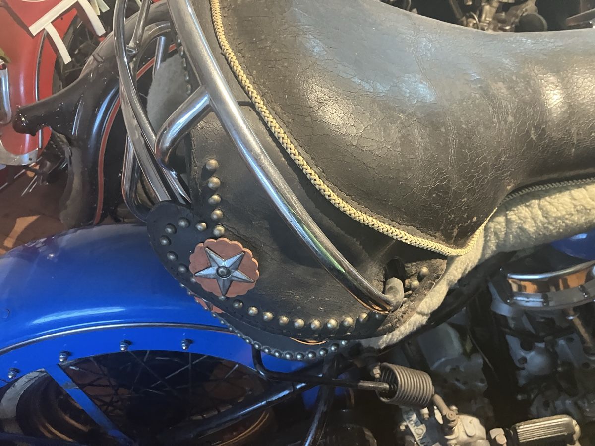 Harley-Davidson Tutti i ricambio per moto: Sattel Harley Knucklehead Panhead – Usato da langrickenbach venduto da Swissemanuel 1