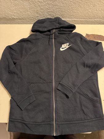Nike Kapuzenjacke schwarz mit Reissverschluss Grösse S