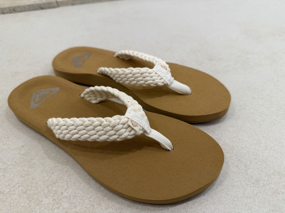 Roxy Chaussures femmes: Roxy Flip Flops White Braided Size 38 new – Neuf avec emballage d'origine à Corsier GE par Karol_save_planet