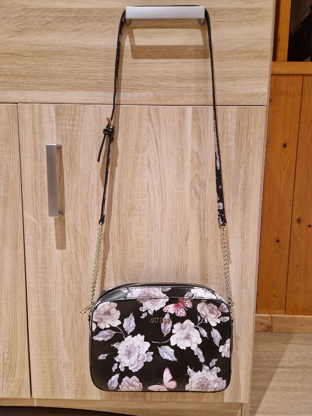Guess Borse da donna: Guess Handtasche, Tasche, Umhängetasche – Usato da Saanenmöser venduto da 60ies 1