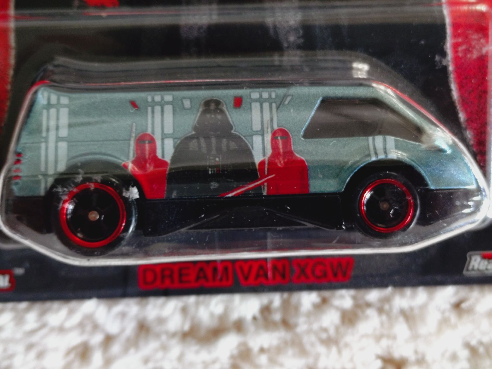 Hot Wheels Modellini d'auto: Hot Wheels Premium Star Wars Darth Vader Dream Van – Nuovo e nell'imballaggio originale da Zürich venduto da DiecastDude 1
