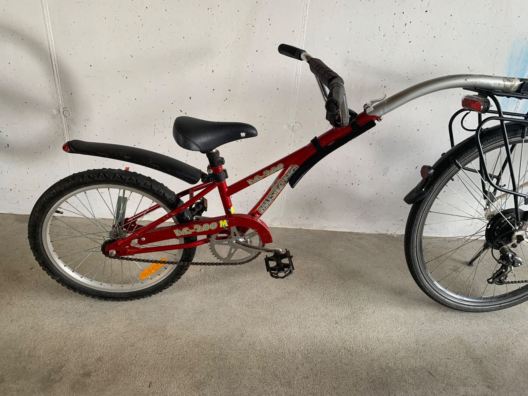 Vélos: Kinder-Anhängevelo – D'occasion à Hirschthal par Susi811 1