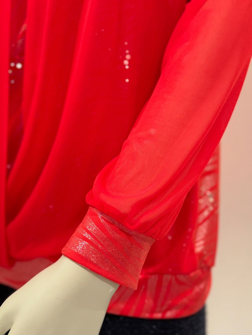 Blusen: Ravissante blouse de soirée rouge 40 – Neu (gemäss Beschreibung) aus Genève von fto_sz8d 1