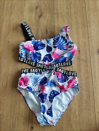 Sportliches Badekleid für Mädchen 