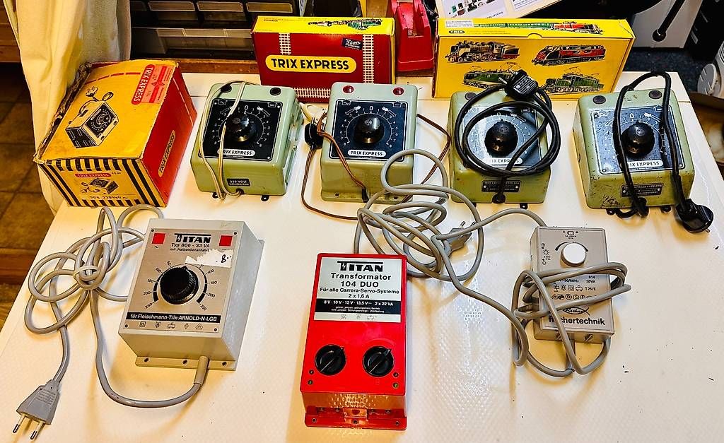 Modellini di ferrovie: Trix Express H0 - Weichen, Gleise, Trafos, Diverses – Usato da Schaffhausen venduto da OggiJoerg 2