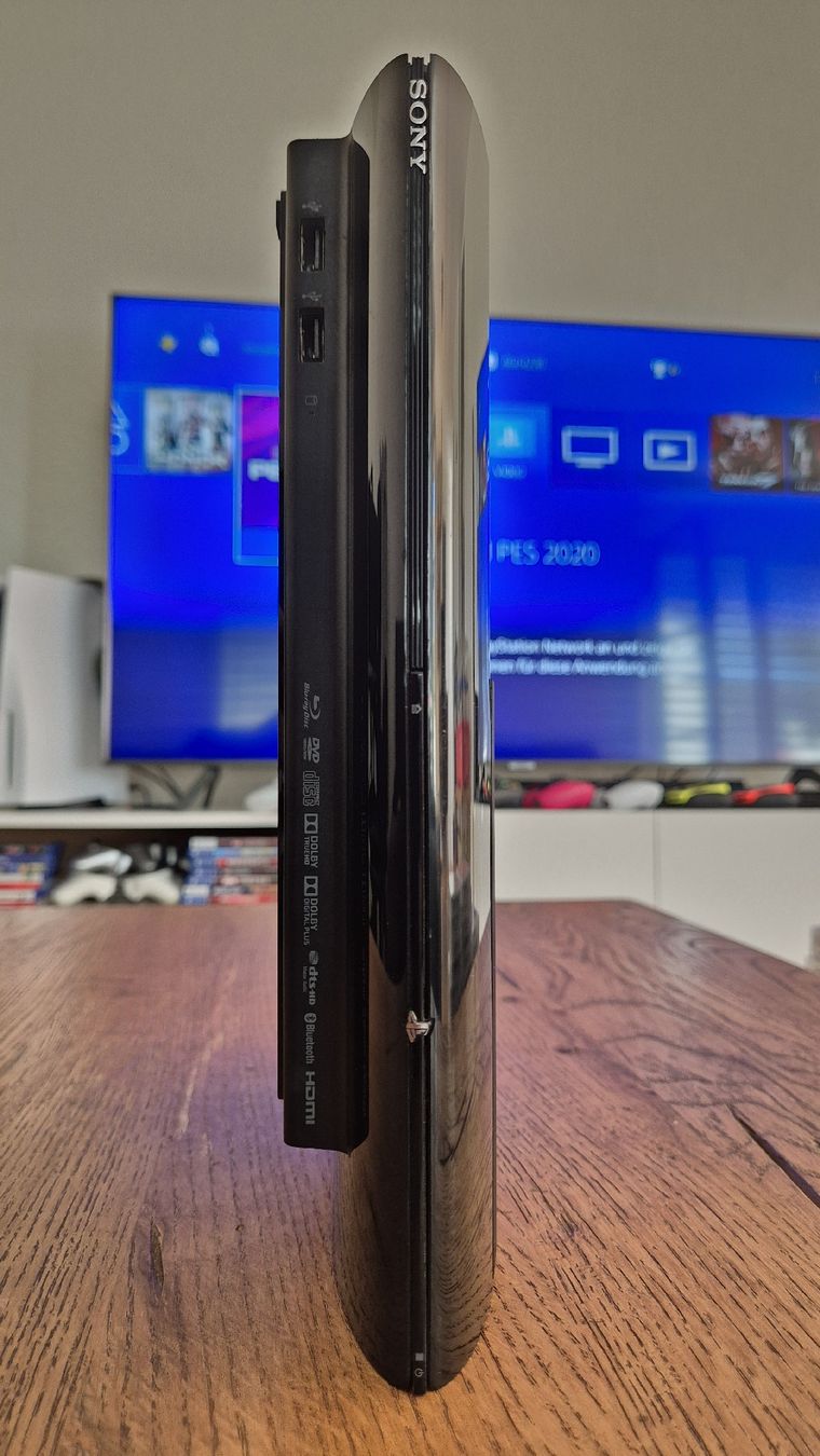 Sony Konsolen: Sony PlayStation 3 Super Slim + 20 Spiele + 2 Controller – Gebraucht aus Au SG von KonsoleWerk 9