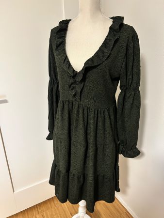 MNG Kleid mit Rüschen, Gr. L, Olivgrün