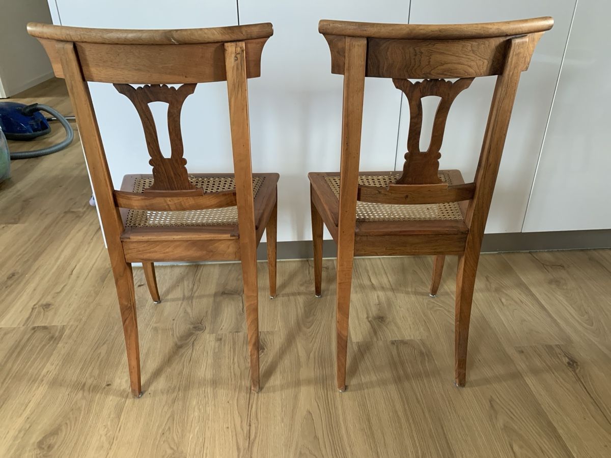 Chaises: 2 Stühle Nussbaum mit Jonc-Geflecht (defekt) – Défectueux à Thierachern par reten 5