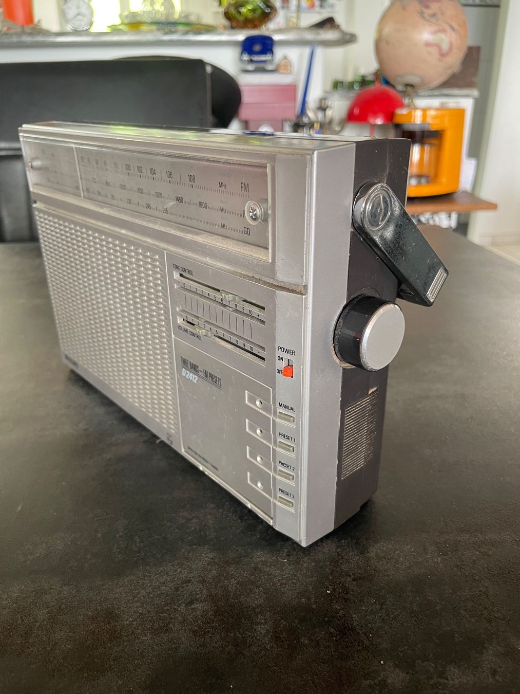 Philips Radio: Radio Vintage Philips Modèle D2412 – Usato da Vallamand venduto da Bricbracbroc82 2