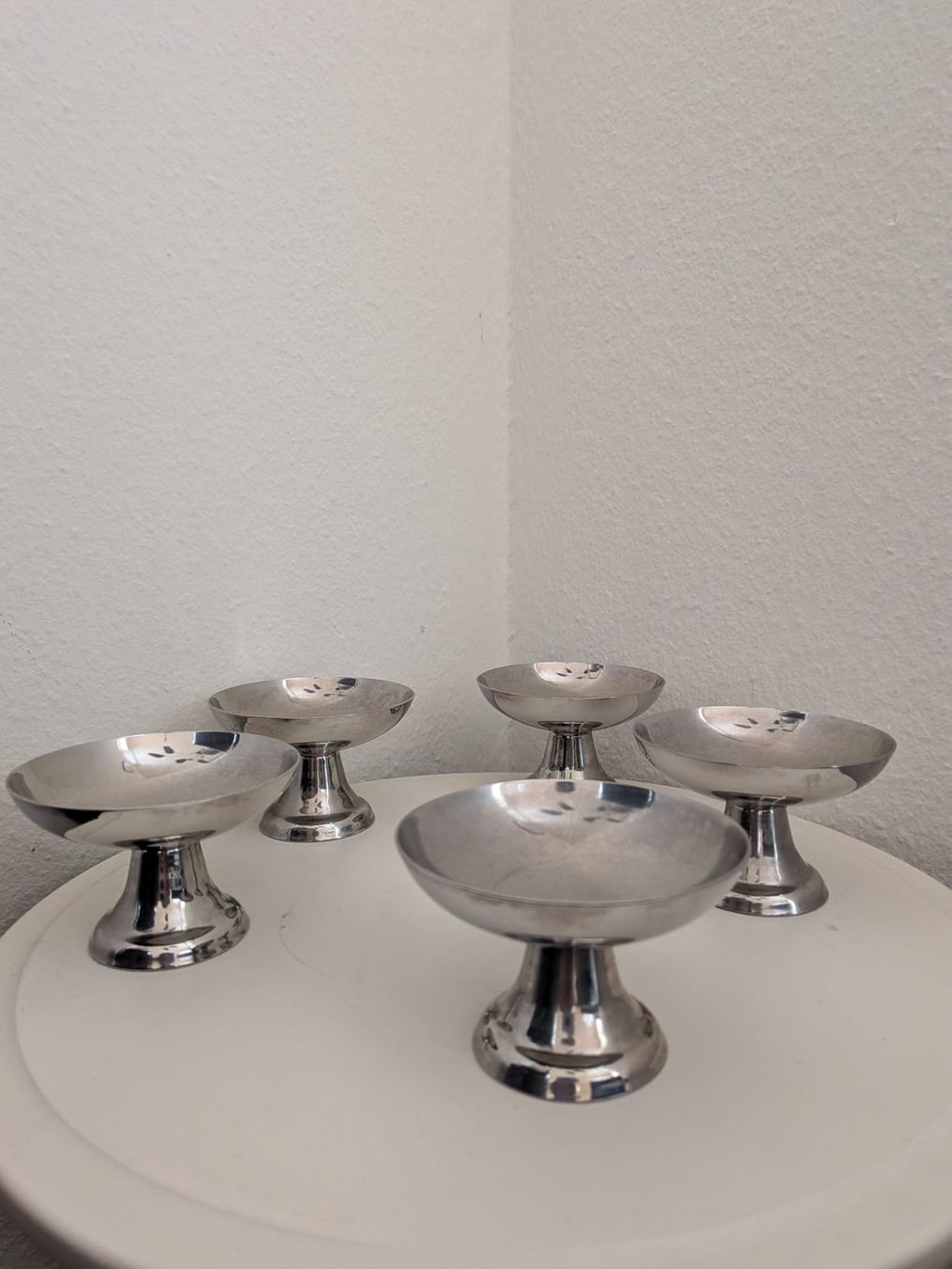 Set di piatti: 5 Vintage Edelstahl Glacebecher / Eisbecher – Usato da Zürich venduto da mikki.zh