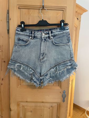 Hugo Boss Hot Pants Denim Shorts, Gr. 27