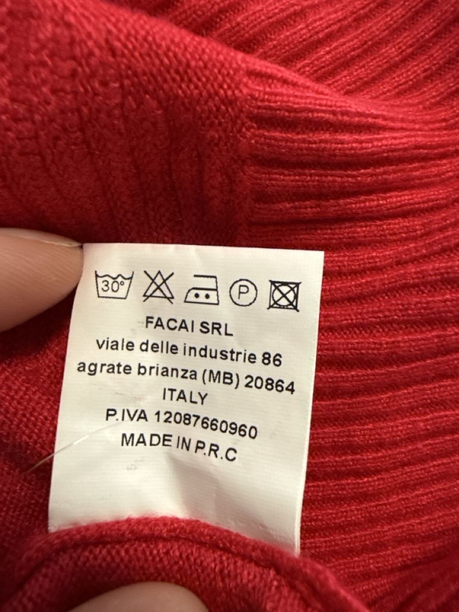 Maglioni & Felpe: Red Heart Pattern Turtleneck – Usato da Renens VD venduto da nan_8v9l 3
