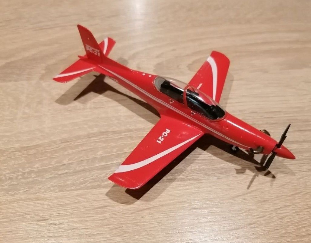 Schweizer Armee Kit di modellismo & Modellini statici: PC 21 Swiss Army – Nuovo (secondo la descrizione) da Brunnen venduto da pepone08