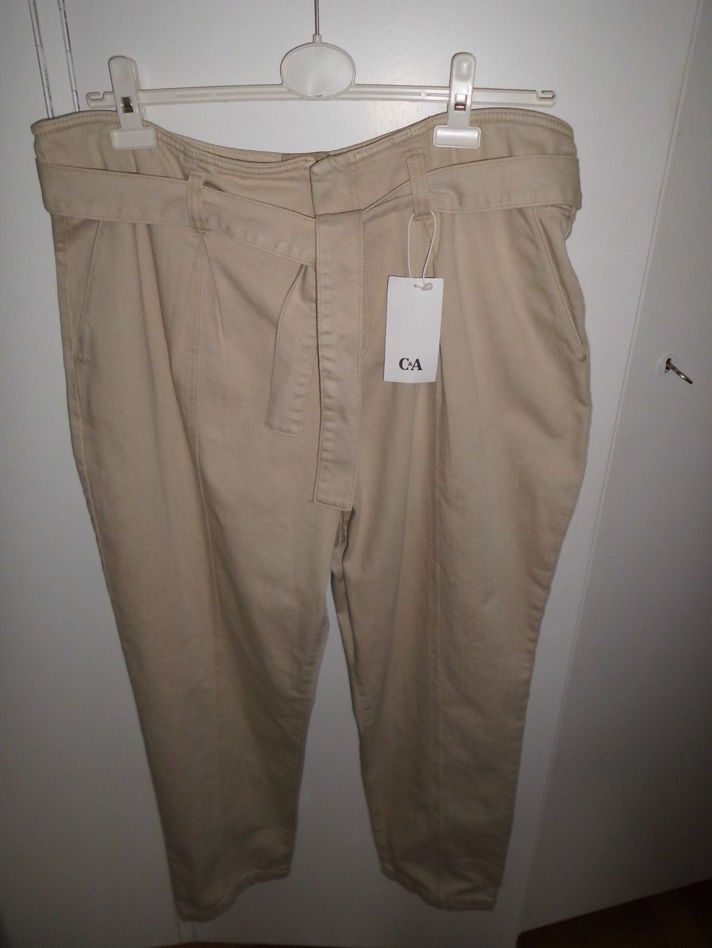 C&A Jeans: Jeans beige en Taille 46 de C&A – Nuovo (secondo la descrizione) da Marin-Epagnier venduto da Madja