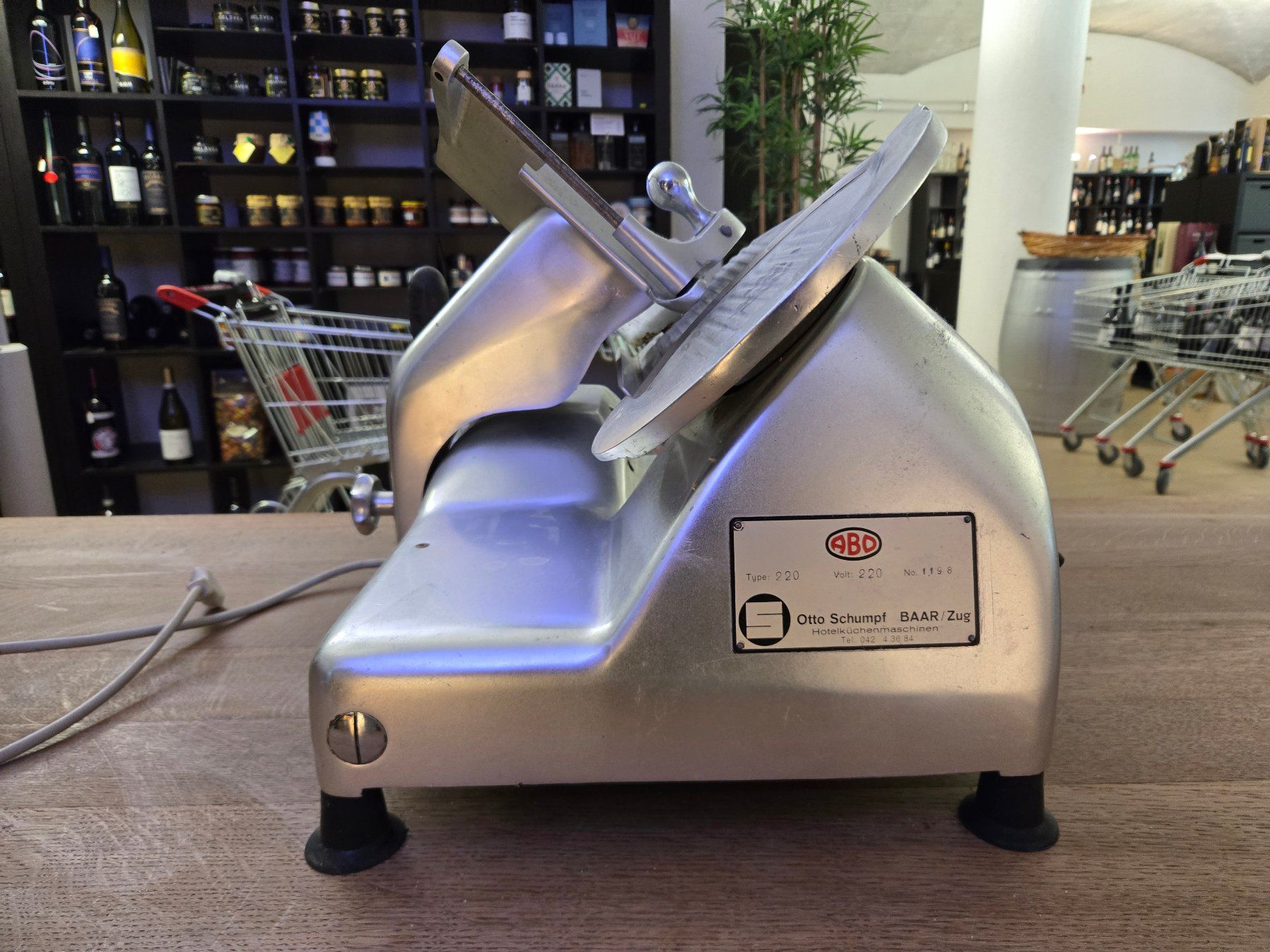 Elettrodomestici da cucina: Aufschnittmaschine, Schneidemaschine, robustes Modell – Usato da Winterthur venduto da meinweinkeller 2