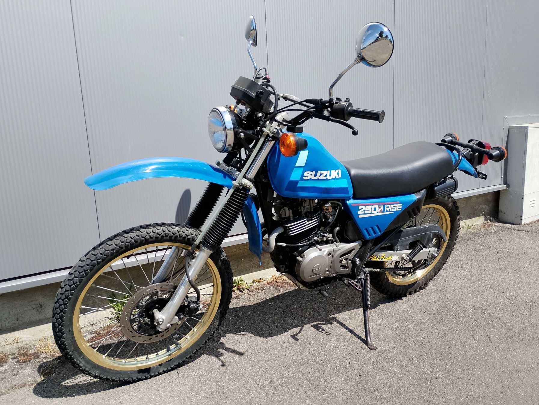 Suzuki Enduro: Suzuki DR 250 S Veteran – Defekt aus Basadingen von Class-X_Parts 4
