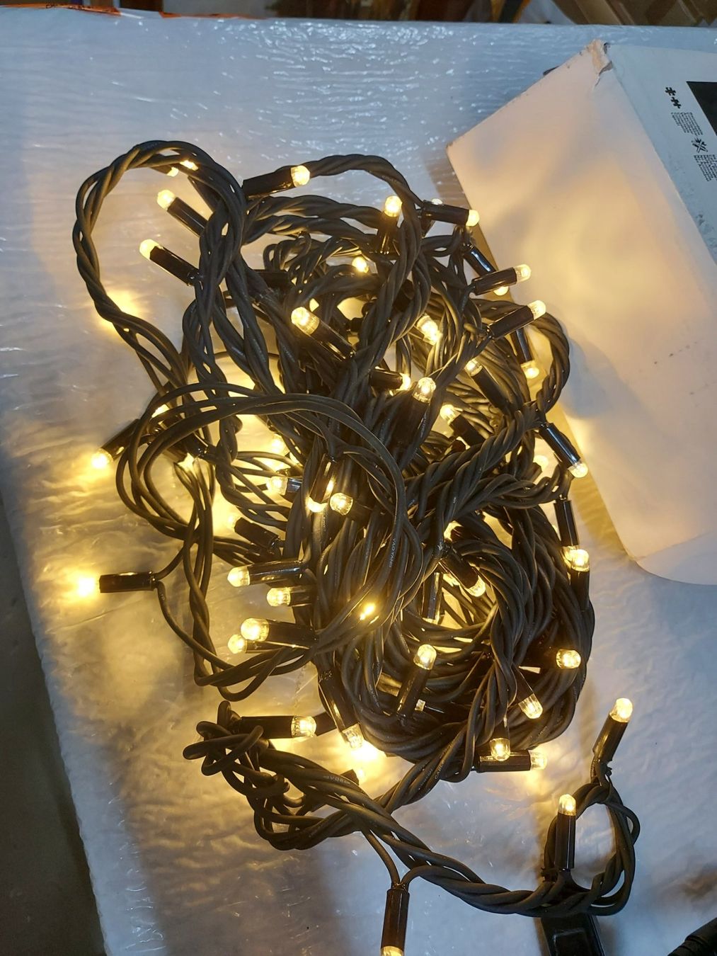 Lichterketten & Leisten: AUSSEN LED LIGHT LICHTKETTE SCHWARZ WARMWEISS MIT SCHUKO – Gebraucht aus Zeiningen von elcanaja 3