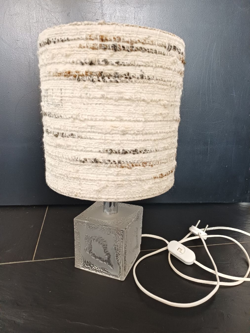 Lampade: Vintage Tischlampe mit Glasfuss – Usato da Niederuzwil venduto da wolkenlos80