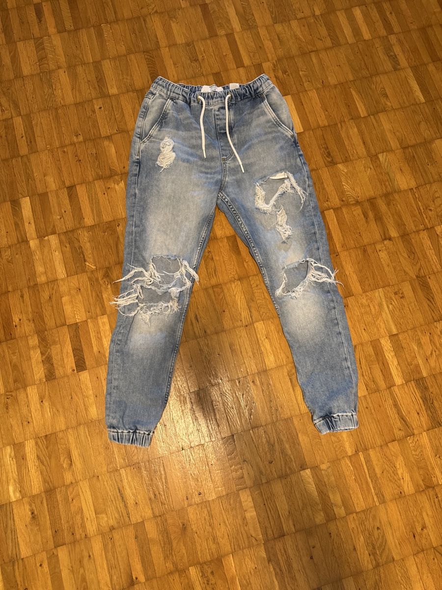 Bershka Jeans: Jeans Bershka – Usato da thun venduto da antonio.guido